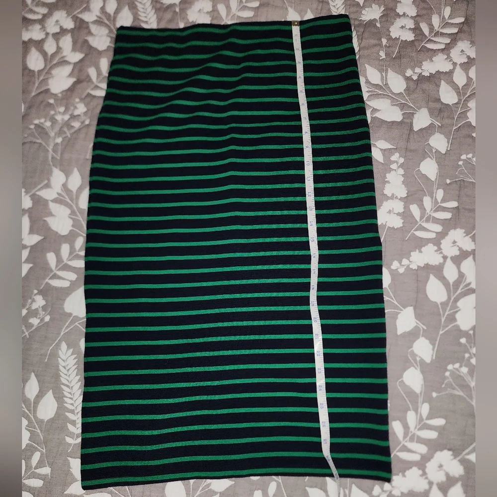 Loft midi skirt ( Donated ) - Picture 8 of 8